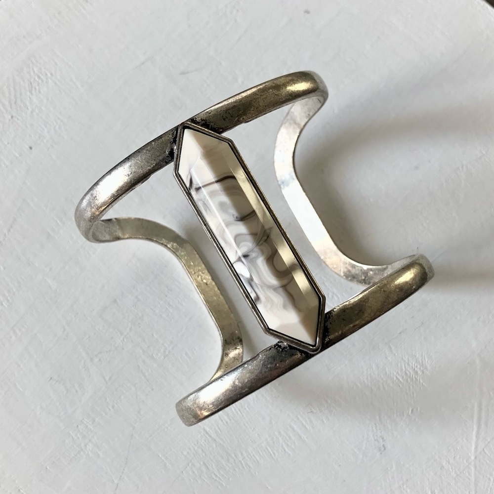 💜 LAST CHANCE Silver-tone Large Cuff Bracelet w/ Off-White Faux Marble Stone